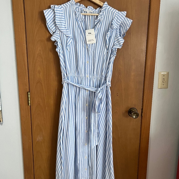 Free Assembly Dresses & Skirts - NWT Free Assembly Women's Cotton Ruffle Neck Shirtdress L